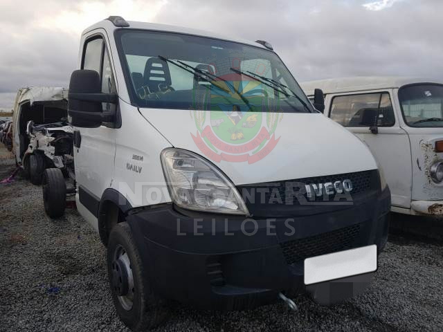 LOTE 017 - IVECO DAILY CHASSI 35S14 CS 3.0 2014