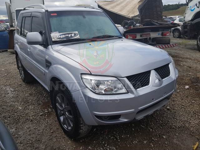 LOTE 005 - MITSUBISHI PAJERO TR4 FLEX 2.0 16V 2013