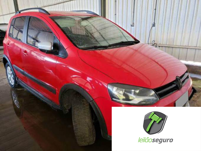 LOTE 008 VOLKSWAGEN CROSSFOX 2013