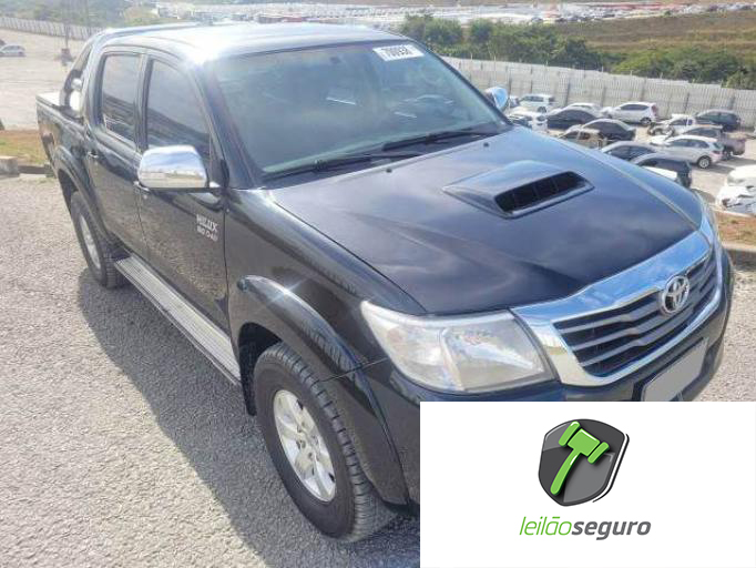 LOTE 003 - TOYOTA HILUX CD 2013